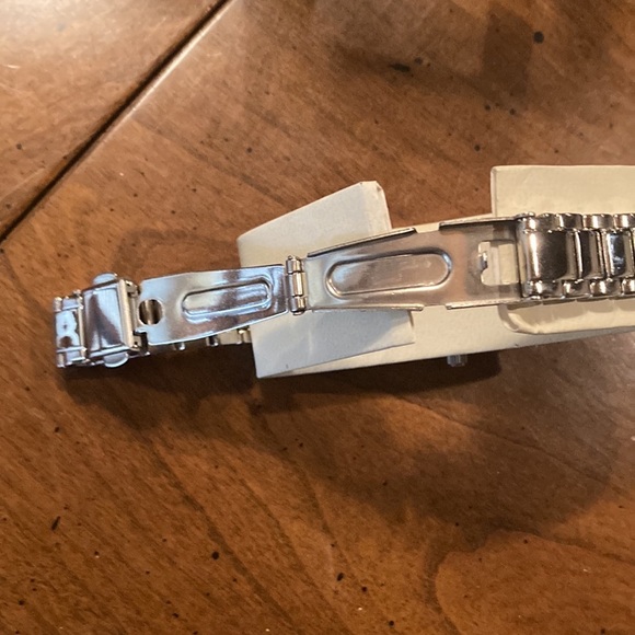 🌸NIB KENNETH COLE REACTION Womens Silvertone Watch - Picture 7 of 12